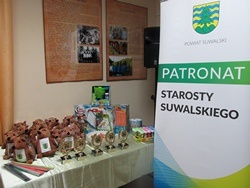 Powiatowy Festiwal Piosenki Przedszkolaków ph. „Mama, tata i ja” pod patronatem Starosty Suwalskiego.