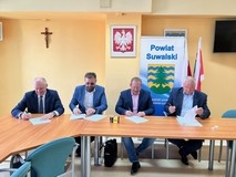 Podpisanie kolejnych umów na przebudowę dróg powiatowych