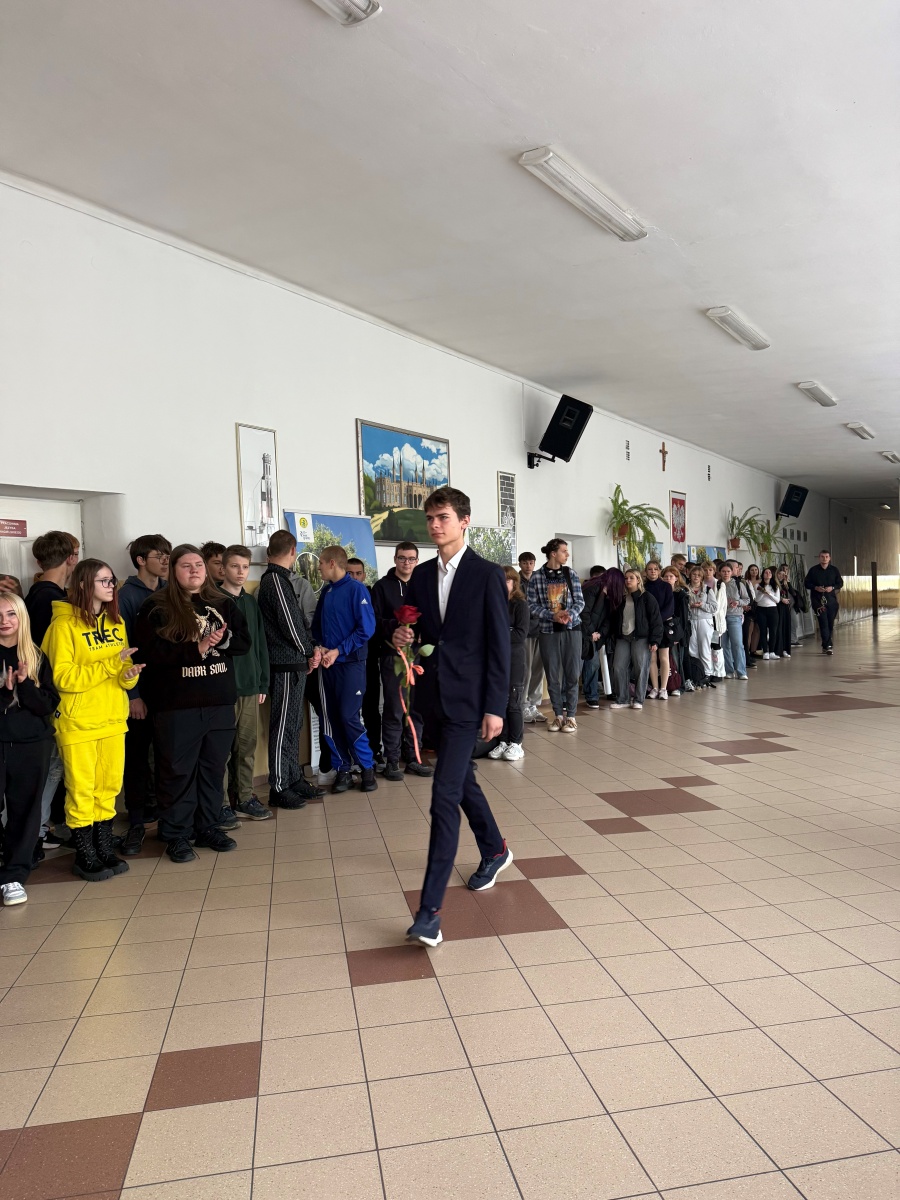 - Kliknięcie spowoduje wyświetlenie powiększenia zdjęcia