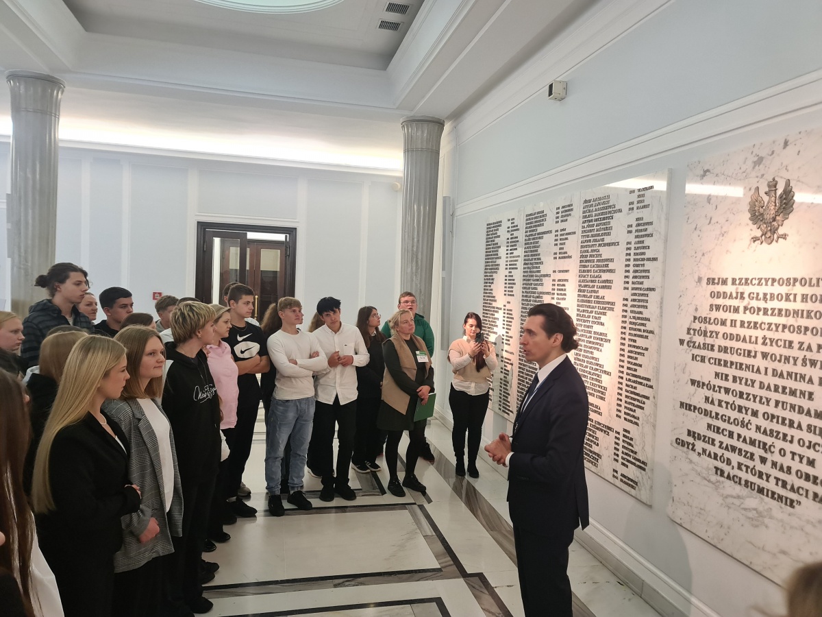 - Kliknięcie spowoduje wyświetlenie powiększenia zdjęcia