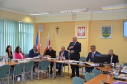 Zarząd Powiatu w Suwałkach z jednogłośnym absolutorium i wotum zaufania – podsumowanie X  sesji Rady Powiatu w Suwałkach VII kadencji